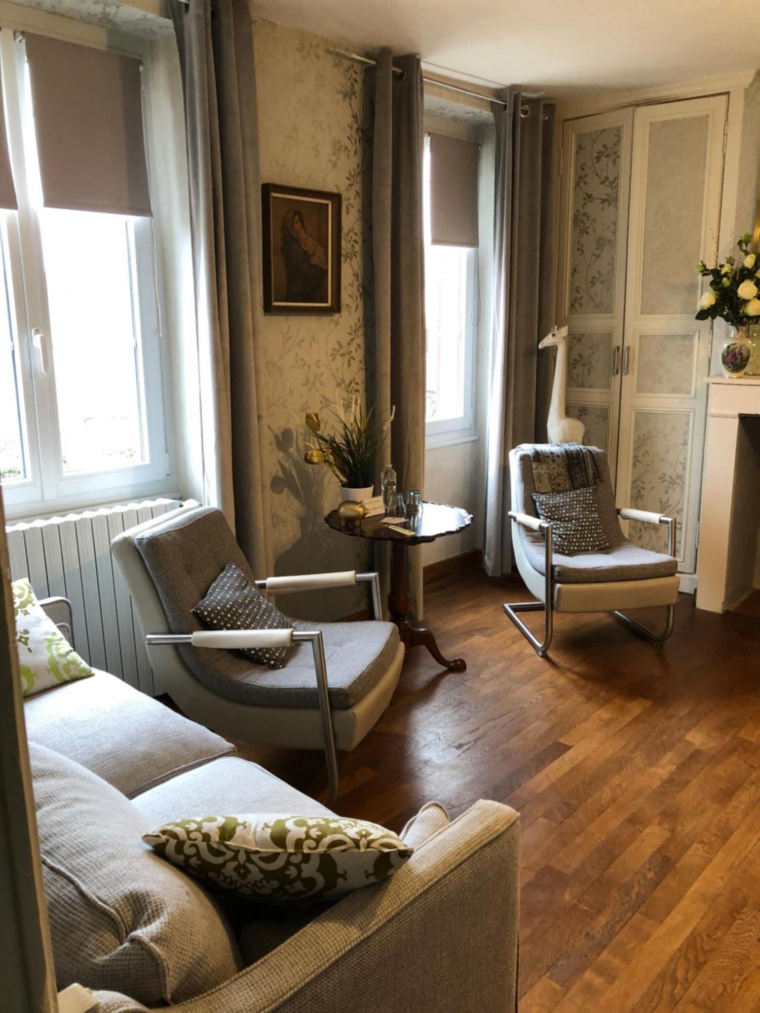 Le Voyageur Bed and Breakfast Saint-Bonnet-Tronçais Εξωτερικό φωτογραφία